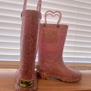 Size 7 pink light up rain boots toddler